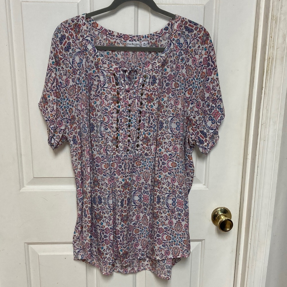 3/$20 bundle and save
Kim Rogers Multicolor Patterned Blouse